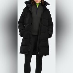 Canada Goose women’s brand new  Black Puffer Coat with tags!